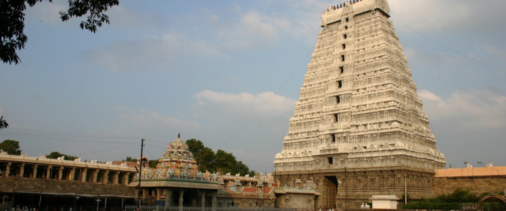 1.5km to Arunachaleswarar Temple